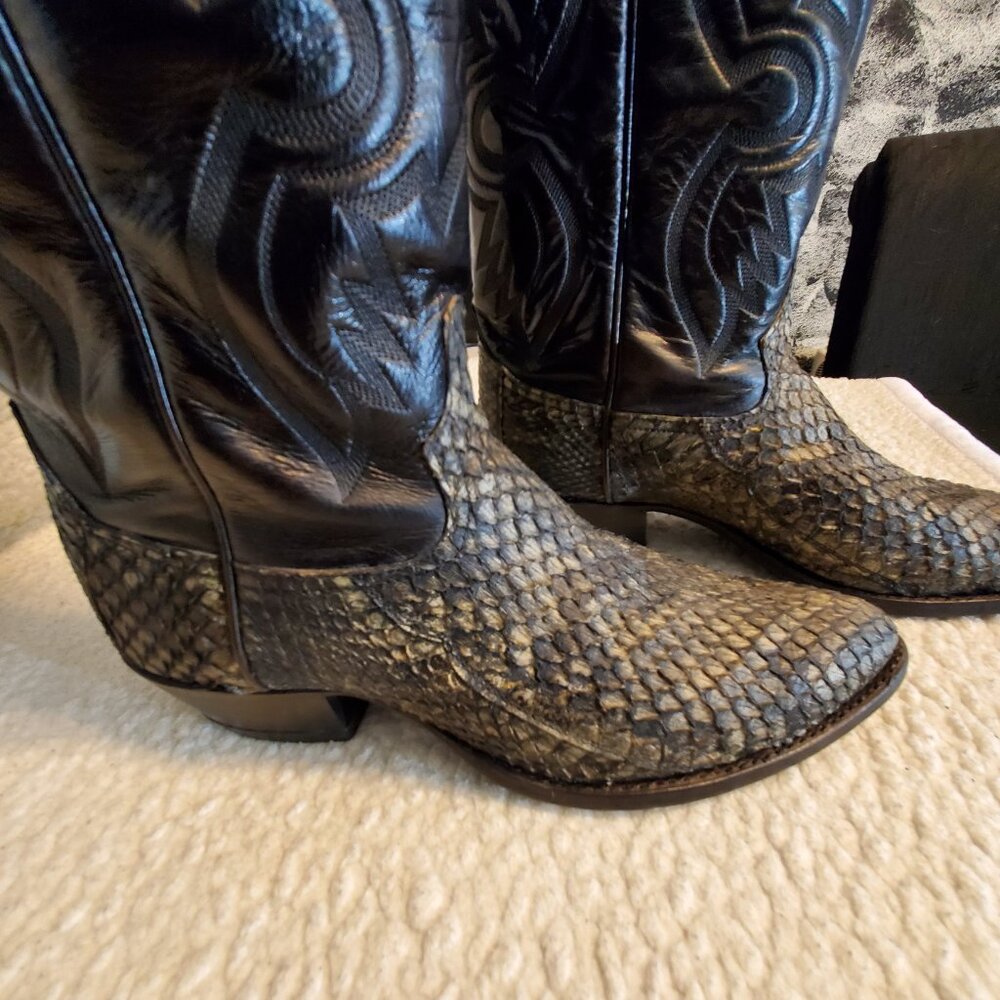 Tony Lama Canebrake Rattlesnake Boots. 9.5 D - Picture 6 of 16